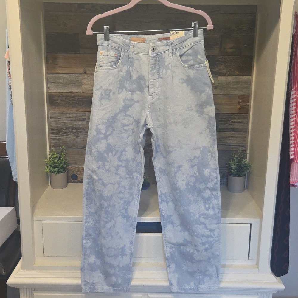 Pilcro High Rise Straight Tie-Dye Jeans- Light Wash- Super Nice On!! - Picture 12 of 13